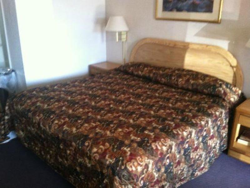 Rodeway Inn & Suites Colorado Springs Dış mekan fotoğraf