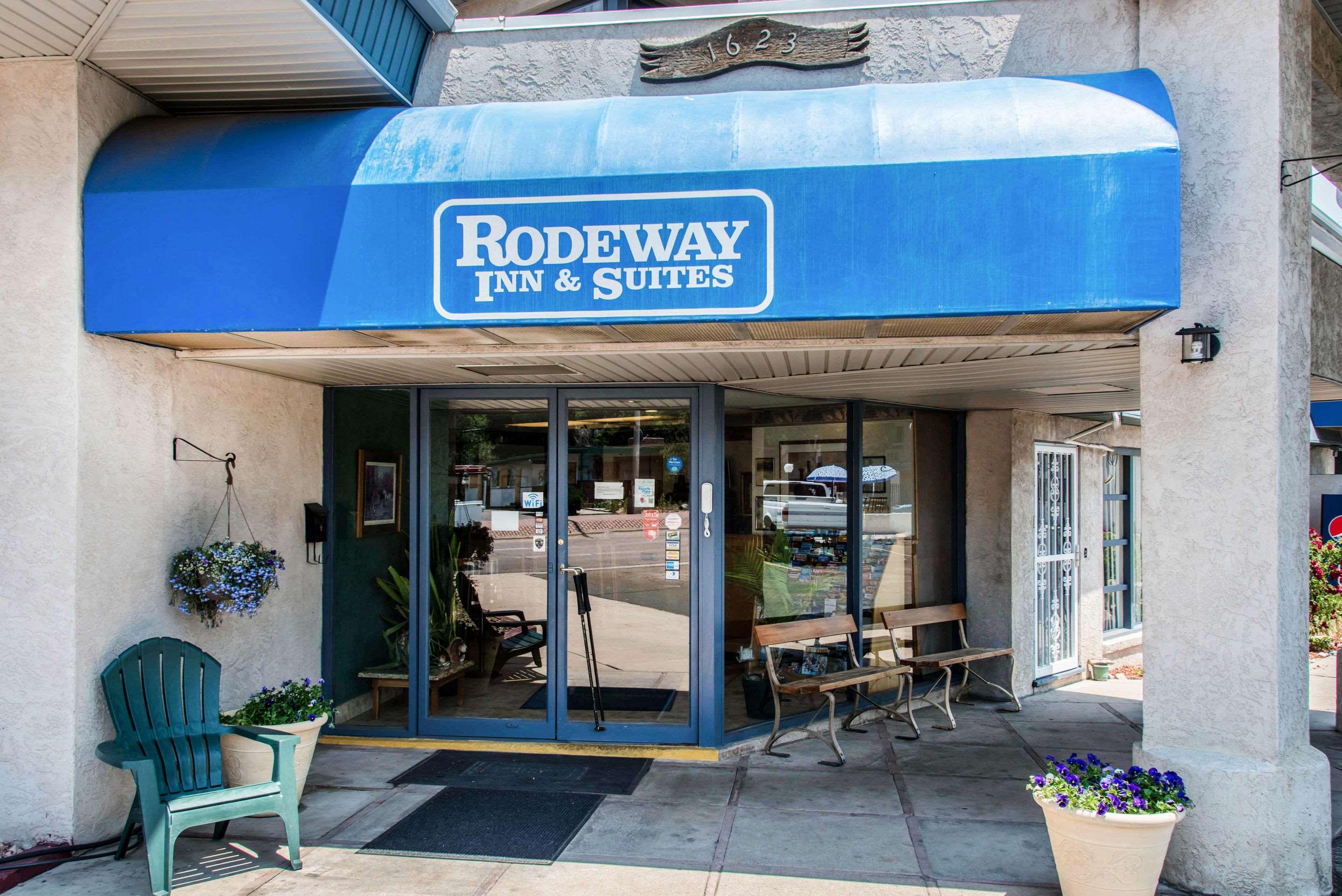 Rodeway Inn & Suites Colorado Springs Dış mekan fotoğraf