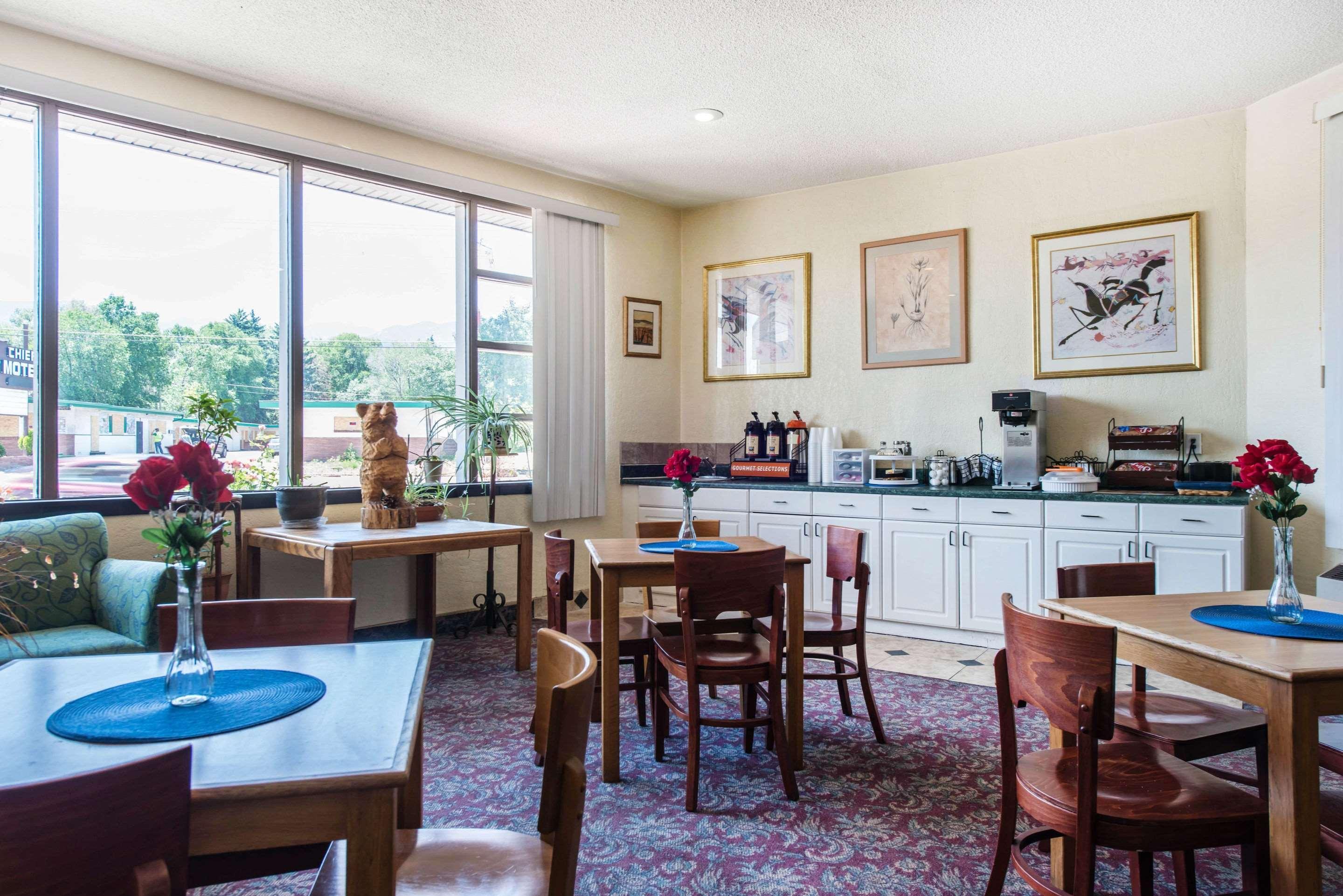 Rodeway Inn & Suites Colorado Springs Dış mekan fotoğraf